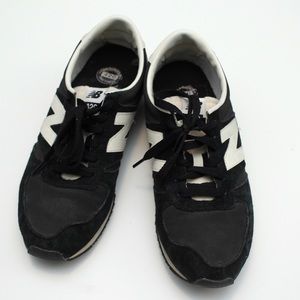 New Balance 420 Trainers